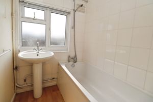 DE VERE ESTATE- click for photo gallery